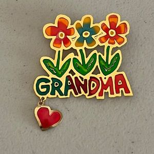 Grandma Flower Heart Dangle Brooch